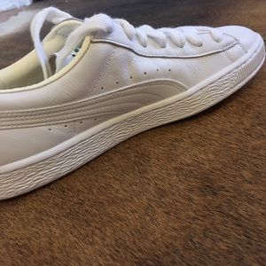 NWT White Puma leather sneakers